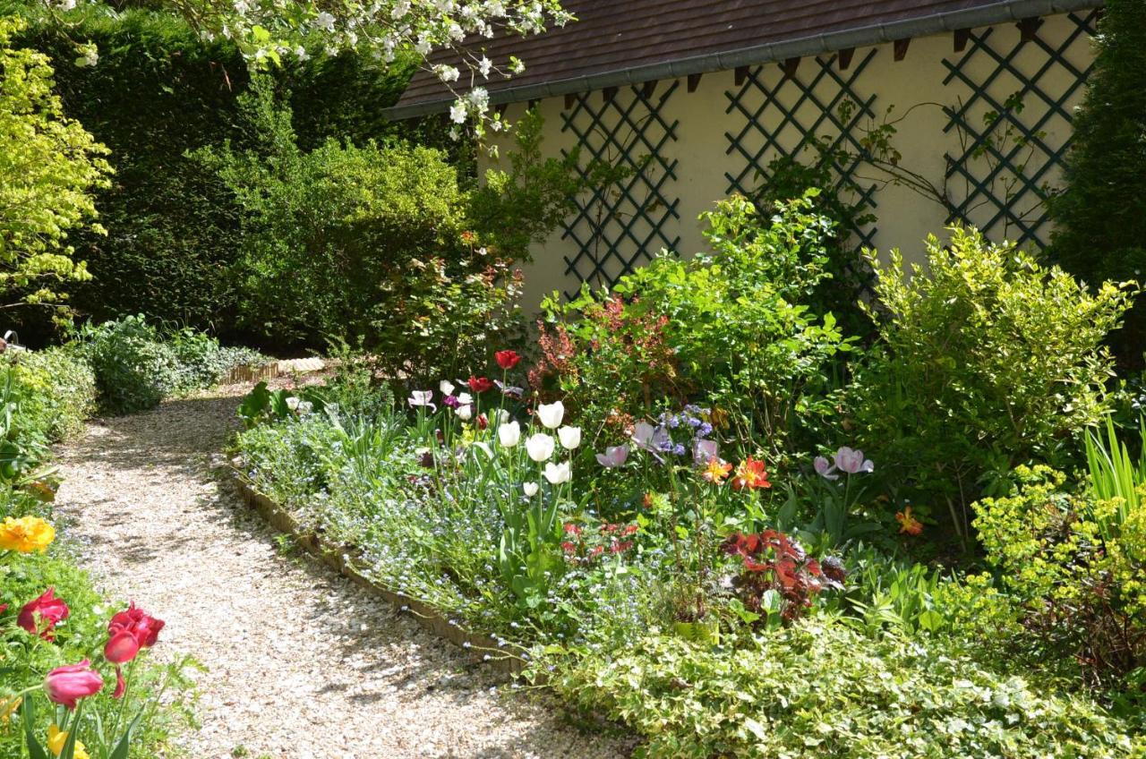Le Clos Fleuri Bed & Breakfast Giverny Bagian luar foto